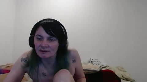 hotmodel1984 online show from March 18, 6:40 am