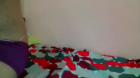 hotnathaly92 online show from April 7, 5:20 am