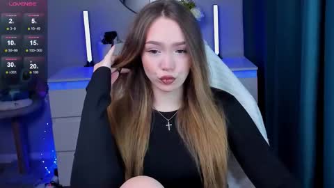 Snapshot of hottease_pvt chatting on October 18, 1:36 pm hello Im Eva online show from October 18, 1:36 pm