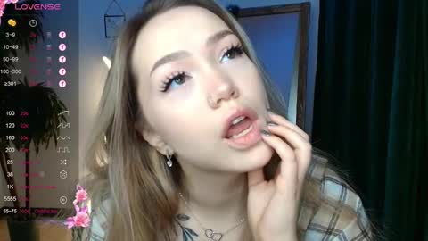Snapshot of hottease_pvt chatting on December 17, 2:23 am hello Im Eva online show from December 17, 2:23 am