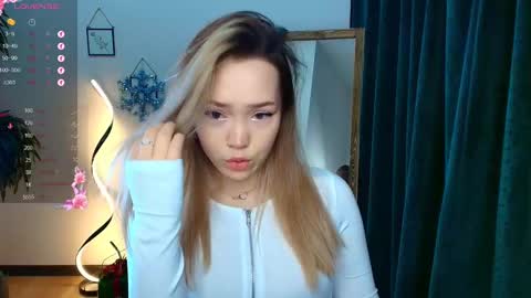 Snapshot of hottease_pvt chatting on December 21, 8:28 am hello Im Eva online show from December 21, 8:28 am