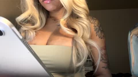 hottie940534 online show from December 20, 12:14 am