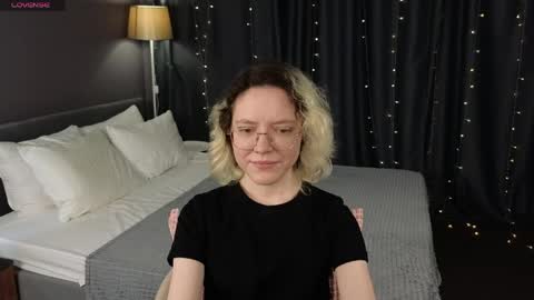 Kori online show from April 11, 7:45 am