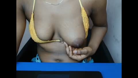 hotxxebony online show from March 26, 11:39 pm