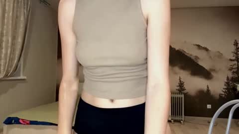 hsiuscherich online show from December 22, 3:37 pm