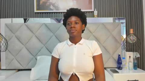 Snapshot of huddah_cam chatting on September 23, 11:08 am huddah online show from September 23, 11:08 am