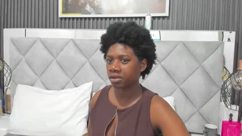 Snapshot of huddah_cam chatting on September 18, 11:42 am huddah online show from September 18, 11:42 am