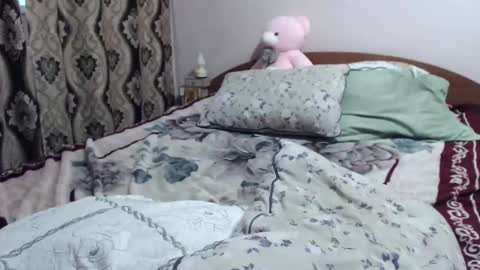 hugeassdevil online show from June 3, 11:44 am