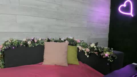 Erin online show from December 17, 4:23 am