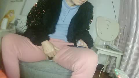 hujiajia520321431 online show from March 15, 10:12 pm