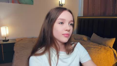 Lily online show from April 15, 8:15 am