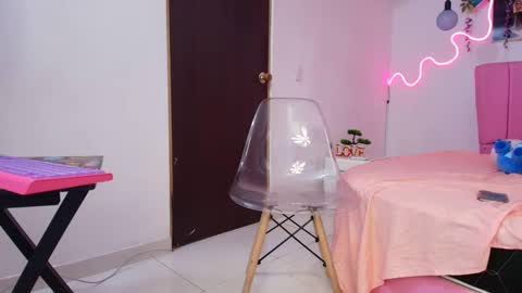 Snapshot of iam_monika chatting on September 9, 5:02 pm iam_monika online show from September 9, 5:02 pm