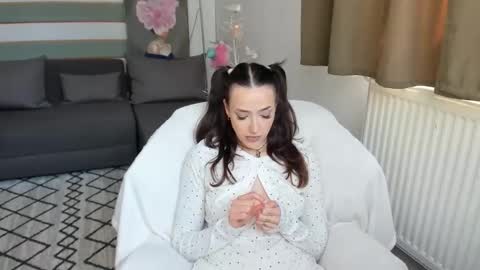 Baby Gal online show from April 20, 7:00 am