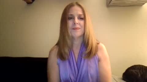 iampoppyy online show from October 31, 9:24 am