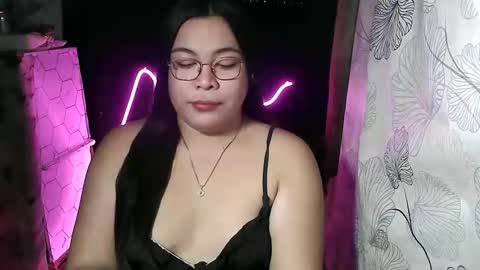 iana online show from April 21, 7:04 am