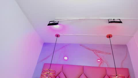 ibbie_ online show from February 18, 12:04 pm