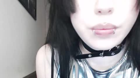 iiiiiiis online show from February 8, 2:43 pm