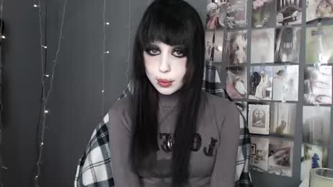 iiiiiiis online show from June 11, 5:59 am