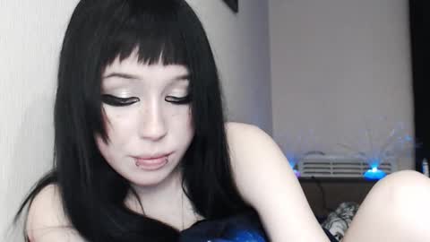 iiiiiiis online show from November 10, 6:47 pm