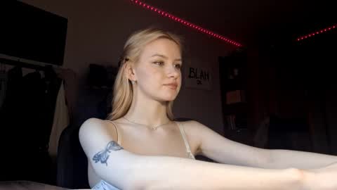 ShyLuna online show from February 14, 7:54 am