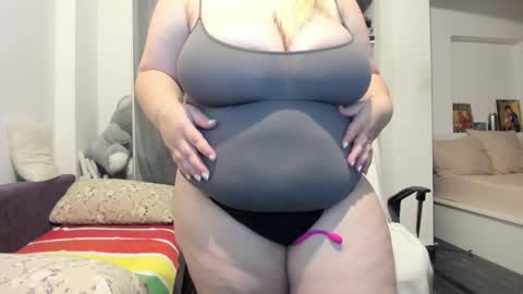 Snapshot of ilikefacial chatting on October 15, 5:37 pm Bamby online show from October 15, 5:37 pm