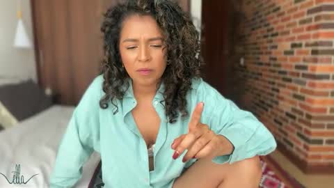 Kloe online show from December 6, 3:44 pm