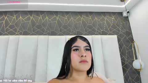 im_ariana_ online show from July 7, 11:07 pm