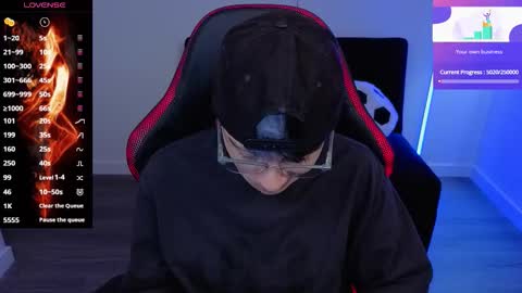 Laia online show from November 16, 9:15 pm