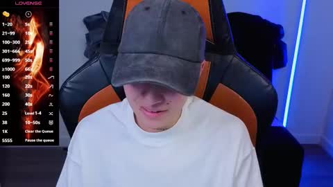 Laia online show from October 31, 4:47 am