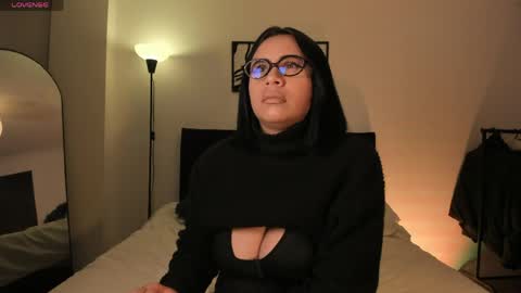 im_maitee online show from April 18, 2:36 am