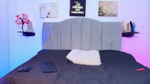 im_riley_ online show from February 17, 7:24 pm