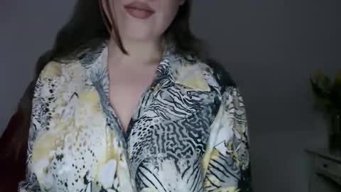 Pola online show from April 6, 9:27 pm