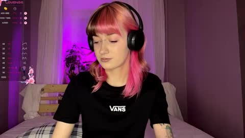 Dina online show from February 28, 3:55 pm