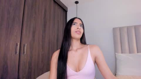 sarah online show from February 8, 9:40 pm