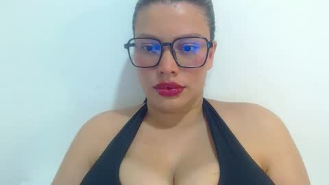 imsweetlips online show from November 13, 8:52 pm