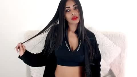 Jazmin online show from August 1, 10:28 am