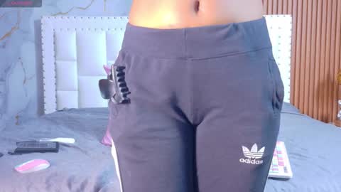 LITTLE AINHOA  online show from February 2, 7:46 pm