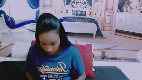 Leah online show from December 6, 4:36 am