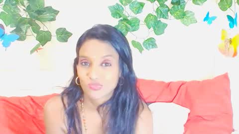 Leah online show from September 20, 7:45 pm