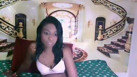 Leah online show from December 23, 5:00 pm