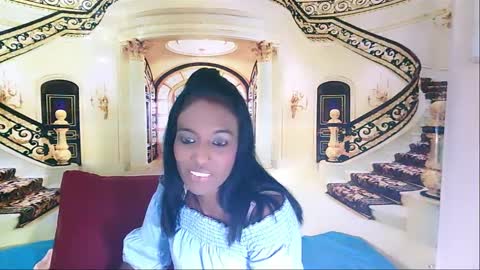 Leah online show from December 10, 4:06 pm