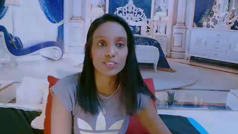 Leah online show from December 5, 5:04 am