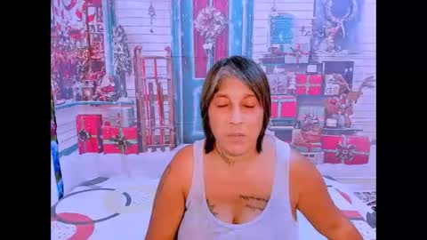 indianroxy27 online show from November 30, 4:44 pm