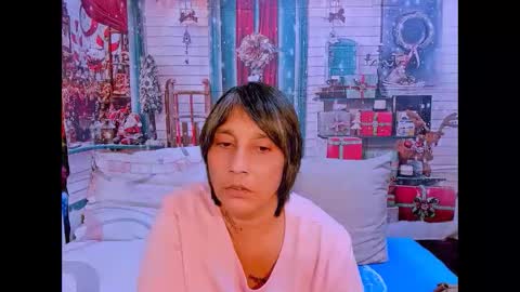 indianroxy27 online show from December 1, 5:15 pm