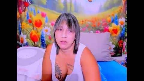 indianroxy27 online show from April 2, 9:56 pm