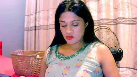 indiansexyy21 online show from April 12, 7:27 pm