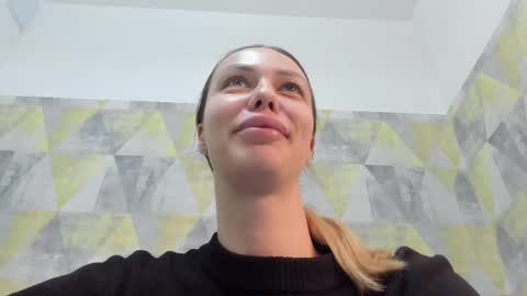 Ines Lyn online show from March 5, 8:43 am