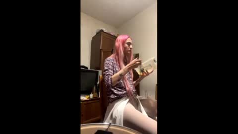 ingridmayer online show from June 16, 8:43 pm