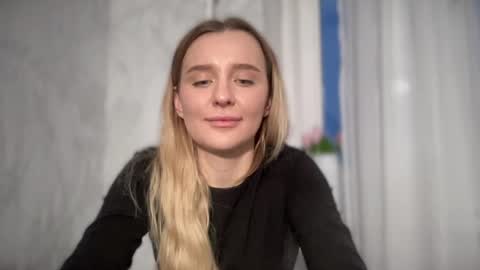 iniva05 online show from March 29, 2:27 pm