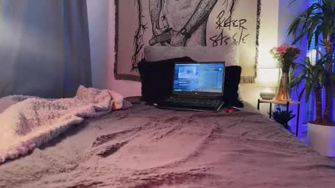 Xenia online show from October 21, 1:48 pm